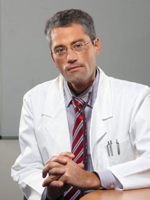 mjek Dermatolog Tomorr Barjaba